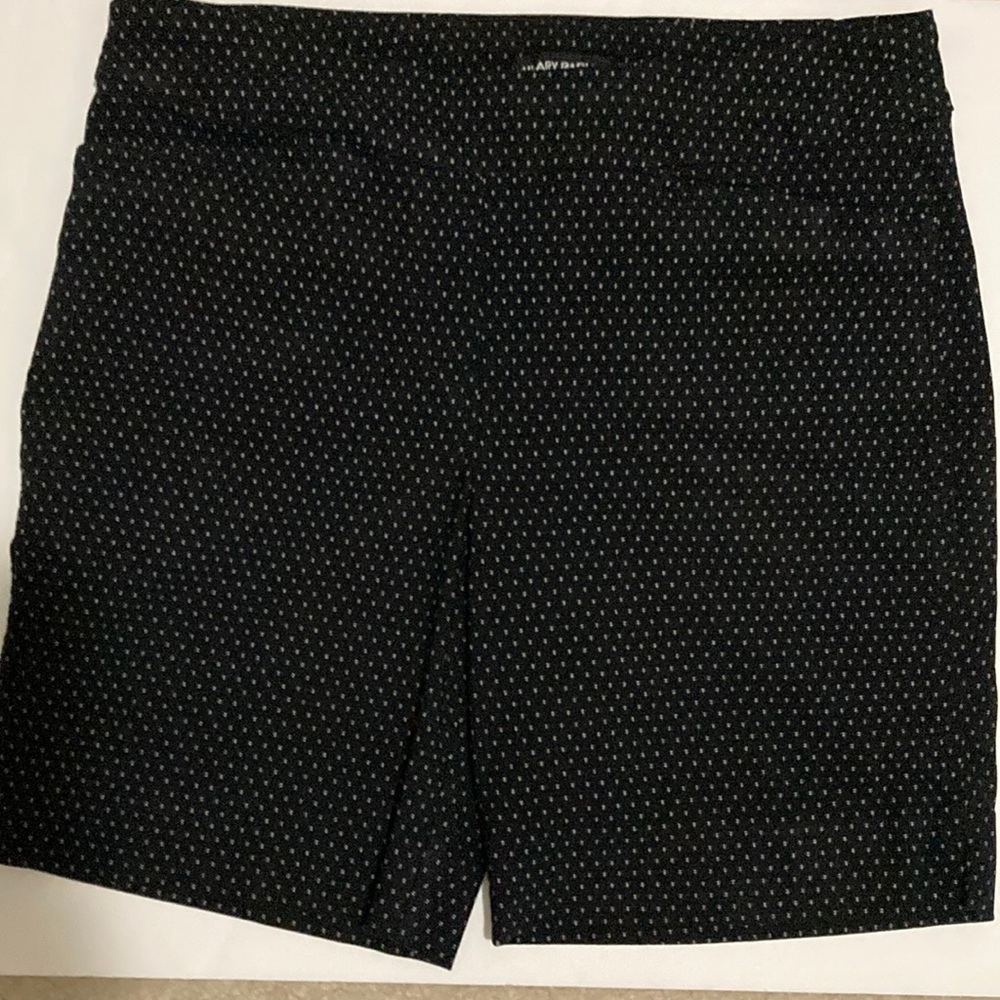HILARY RADLEY Bermuda Shorts Size L blue and white geometric print with pockets
